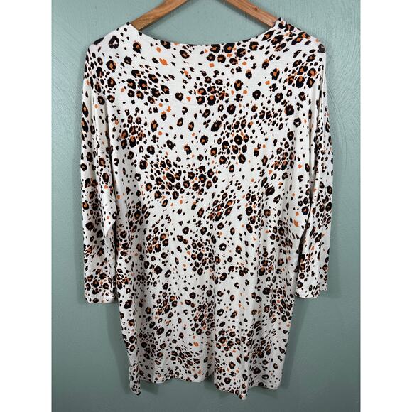 Chico's Blouse Womens Size 2 Large White Leopard Cheetah Animal Print 3/4 Sleeve - Picture 2 of 10